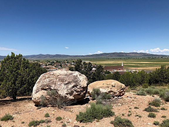 5th image of 882 S Panorama Dr