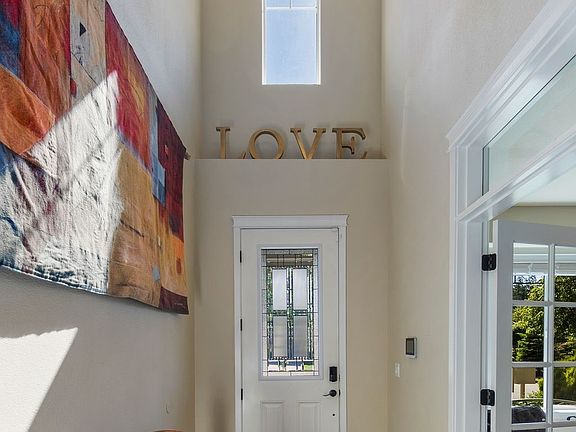 4th image of 4222 Abigail Drive NE