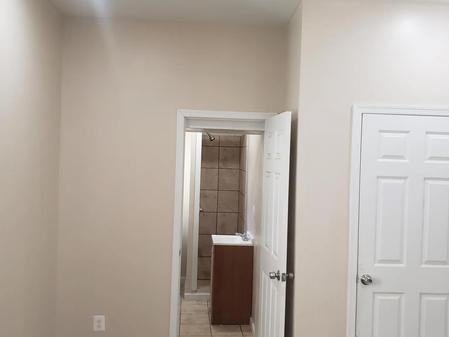 1 bed, 1500 sqft, $1,153 — Photo 4