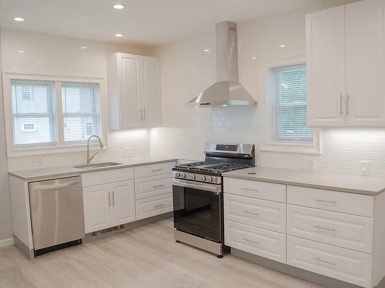 152 Saint James St #1 — Photo 3