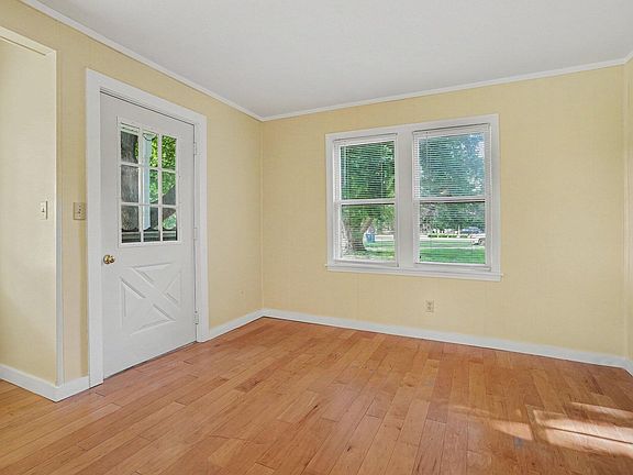 3rd image of 87 Avery Dr
