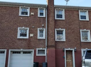 2 Hillpark Ave #1, Great Neck, NY 11021