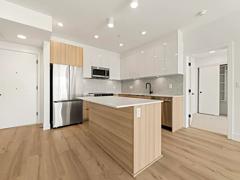 20769 Fraser Hwy #501 — Photo 4