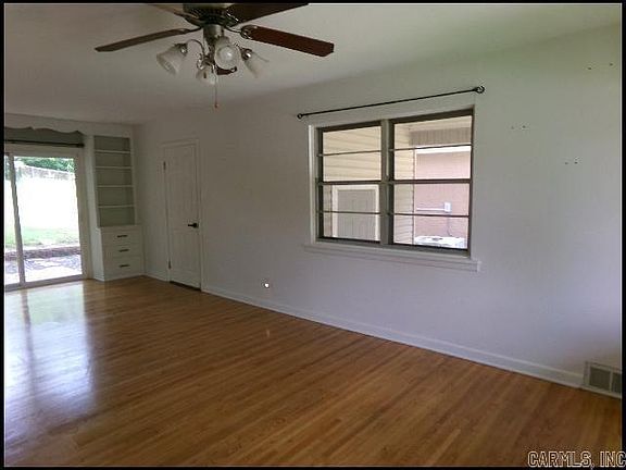 3rd image of 134 Sheridan Rd