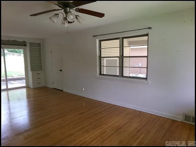 134 Sheridan Rd — Photo 3