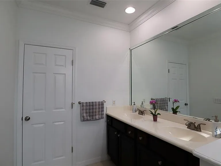 8248 Tivoli Dr — Photo 30