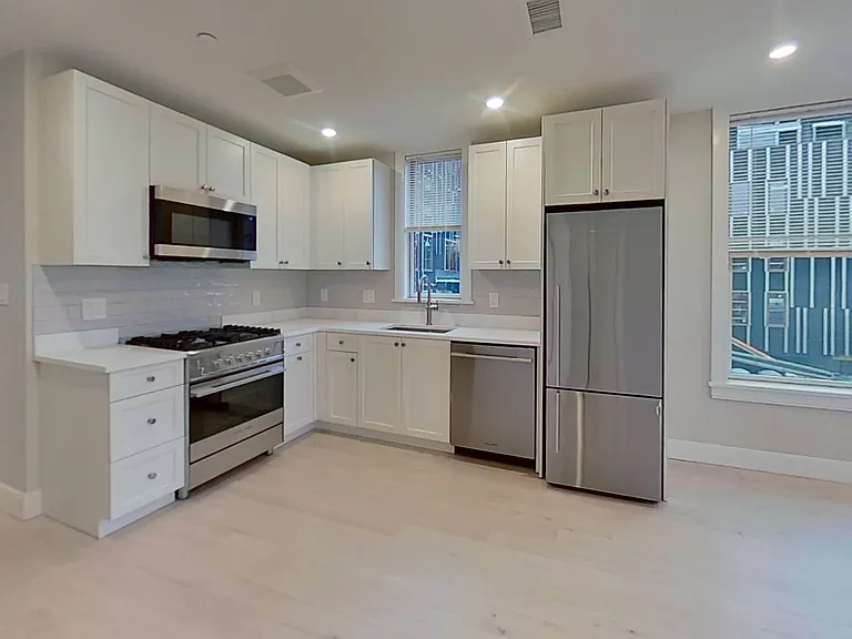 197 Green St #305 — Photo 2
