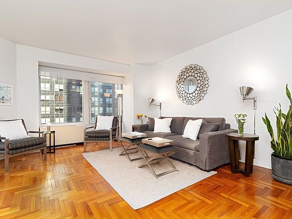 2nd image of 150 W 56th St APT 2805