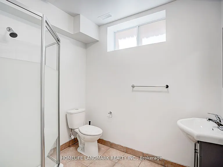 629 College Ave — Photo 32
