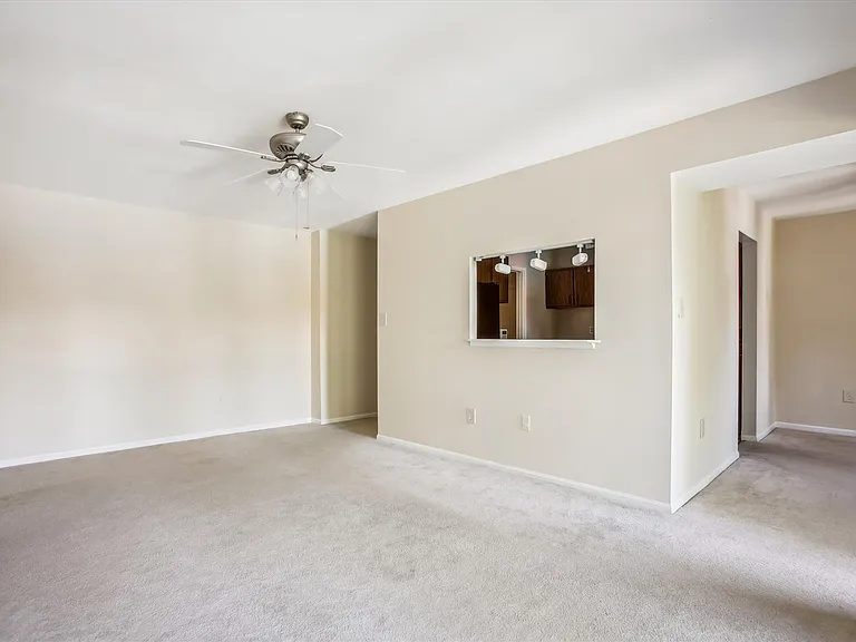 9712 Kingsbridge Dr #303 — Photo 9