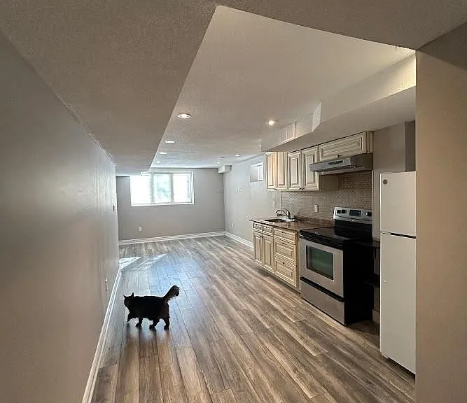 43 Littleriver Ct #LOWER — Photo 2