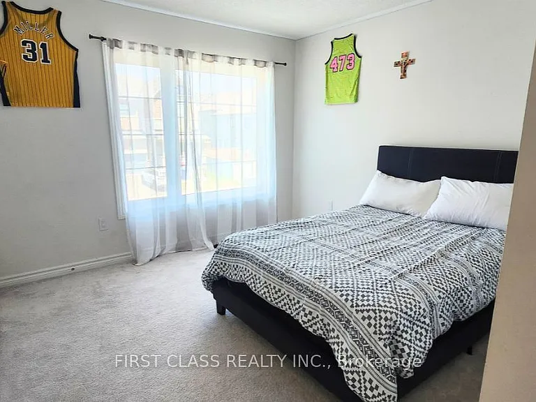 61 Kenneth Rogers Cres — Photo 44