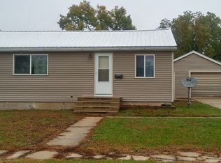 2405 16th St, Emmetsburg, IA 50536