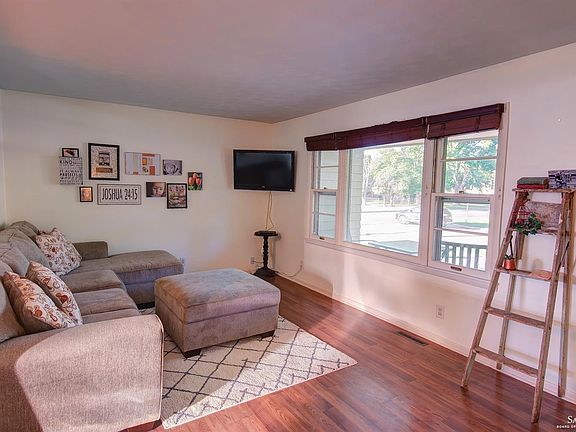 4th image of 1804 Lewis St
