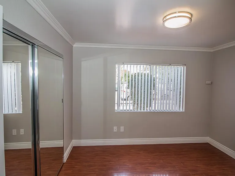 5322 Lexington Ave #2 — Photo 2
