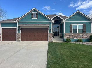 311 E Oak St, Lone Jack, MO 64070