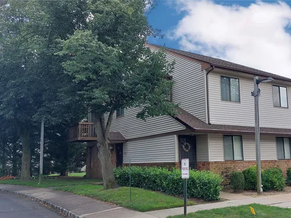 111 Laurel Lane #111, Wantagh, NY 11793