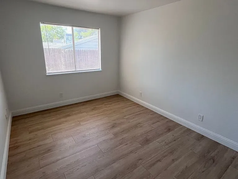 6347 Villa Dr — Photo 8