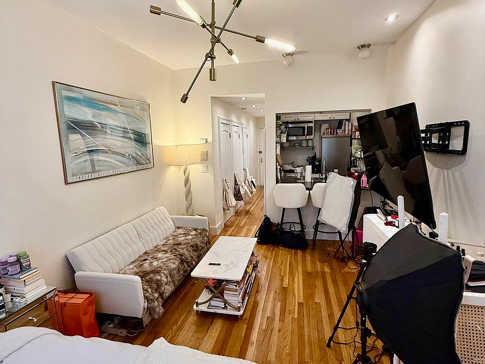 1st image of 104 Perry St APT 2C