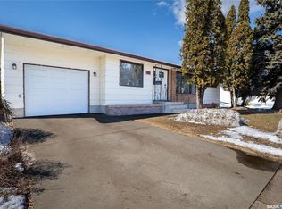104 2nd Ave, Rosthern, SK S0K3R0