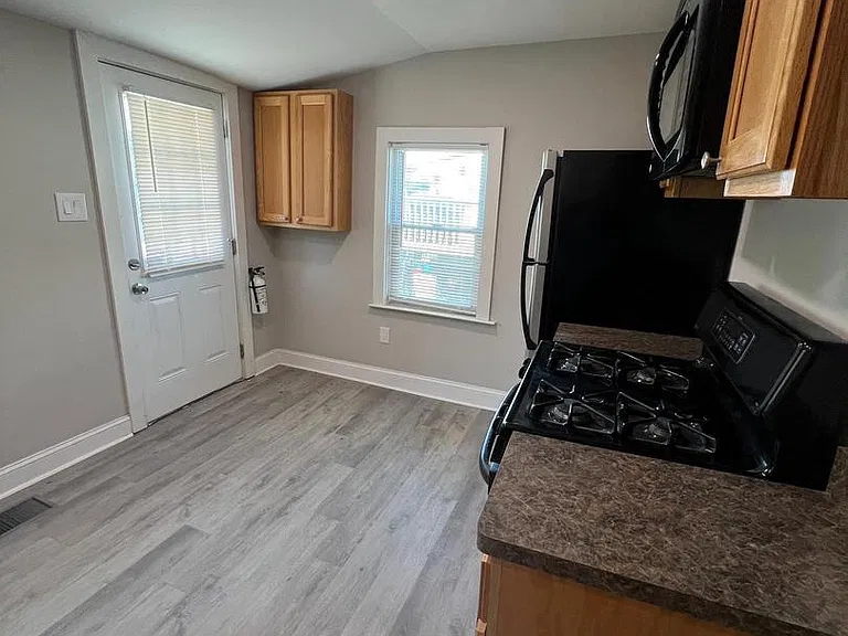 30 Spruce Ave #A — Photo 19