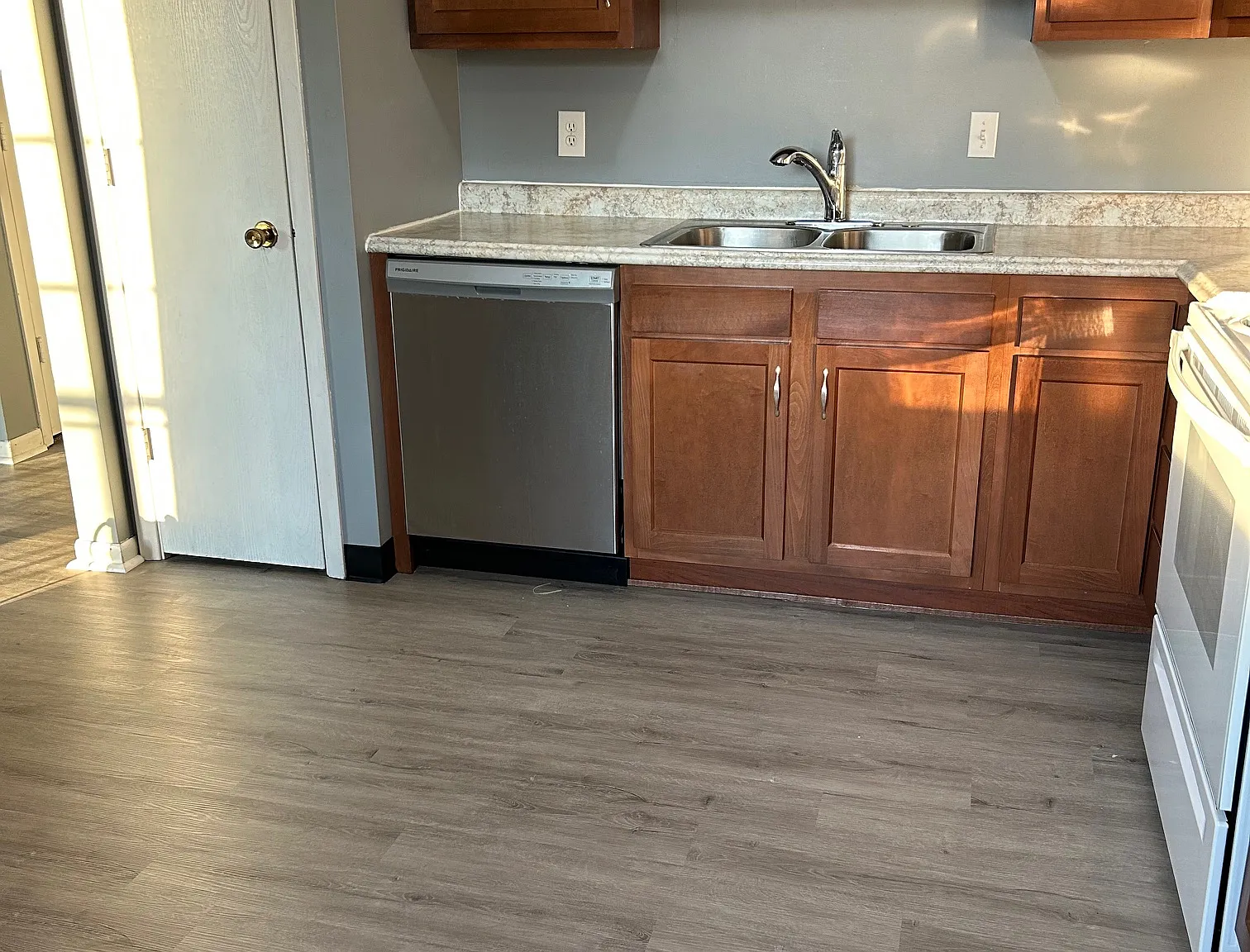 2 bed, 800 sqft, $920 — Photo 1