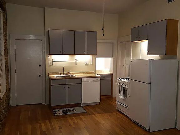 5th image of 1649 W Superior St APT 1F
