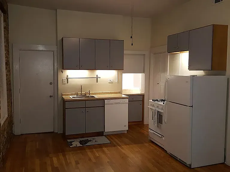 1649 W Superior St #1F — Photo 5