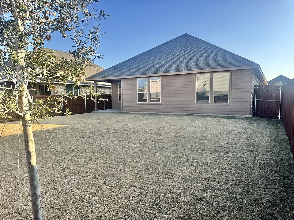 2nd image of 1208 Marsha Ln