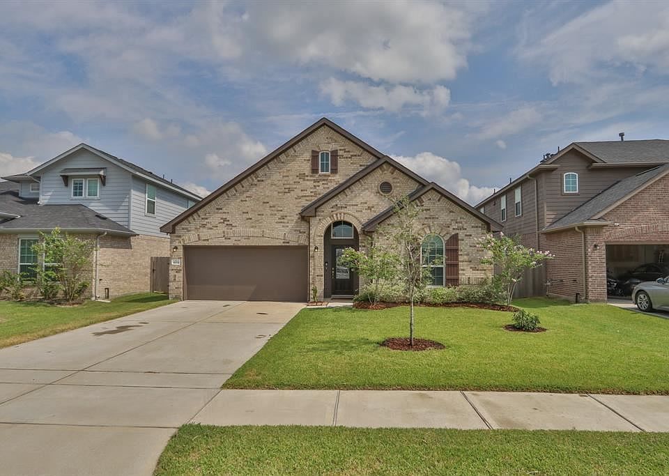 1st image of 4619 Crescent Lake Cir