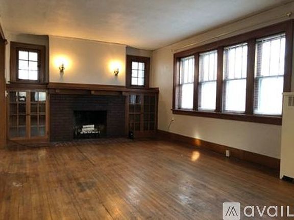 3rd image of 1805 S Patterson St APT 1