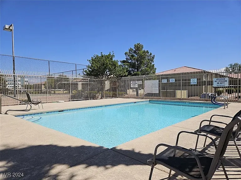7300 Pirates Cove Rd — Photo 3
