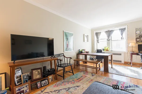 Sold by Batra Group Inc | media 11