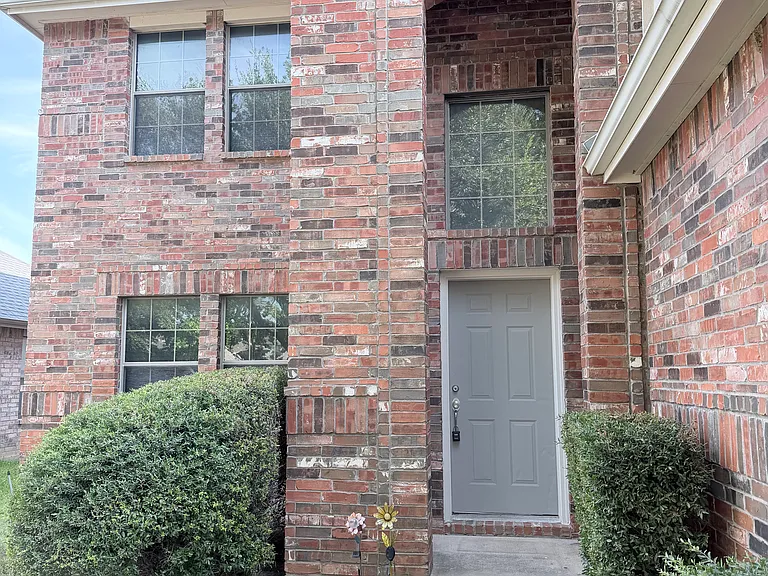 3200 Nandina St — Photo 2