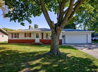 N1542 Ridgeway Dr, Greenville, WI 54942