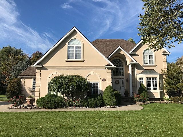 1st image of 19 Hazelwood Ln