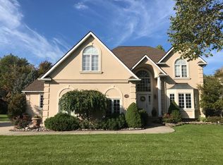 19 Hazelwood Ln, Grand Island, NY 14072
