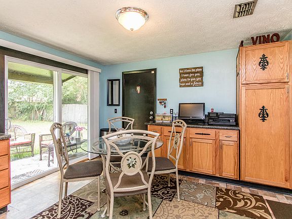 5th image of 173 Evergreen Ln