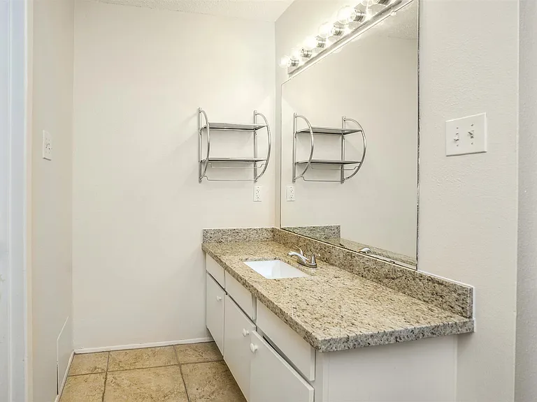 2611 Grants Lake Blvd #226 — Photo 21