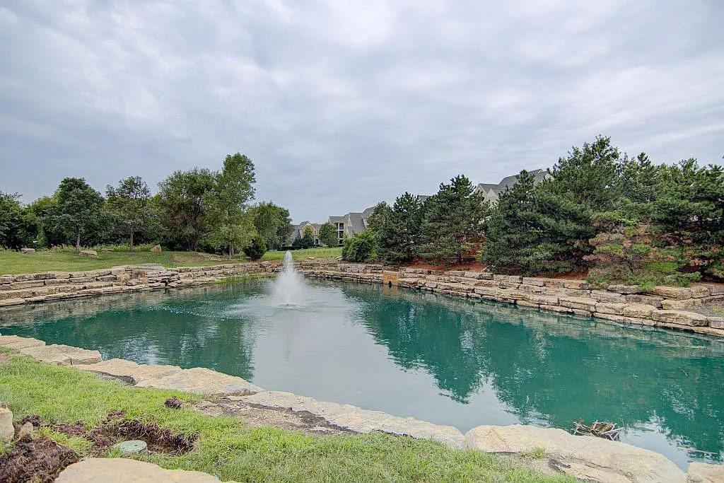 Mansions At Canyon Creek Apartments — Photo 4