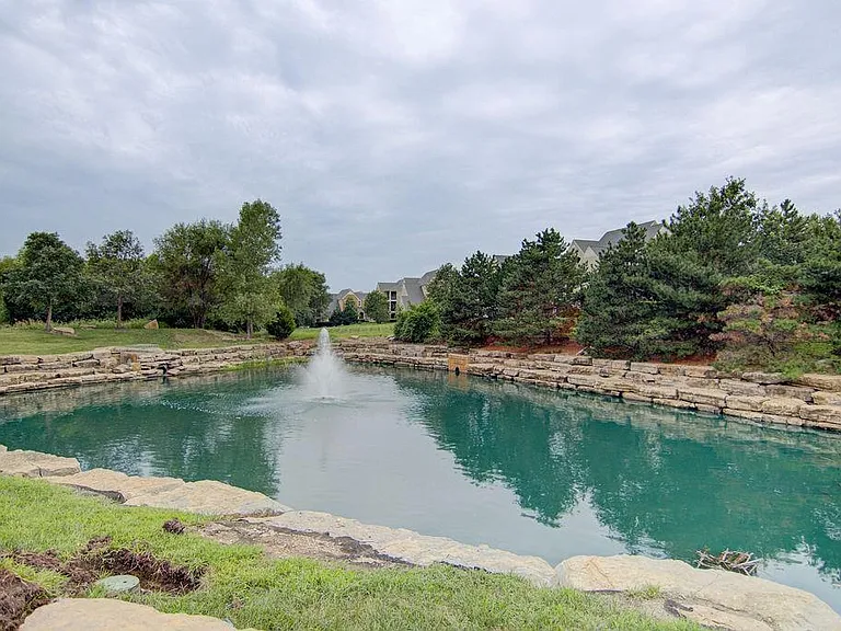 Mansions At Canyon Creek Apartments — Photo 4