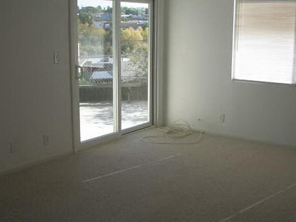 4th image of 3527 Lemona Ave