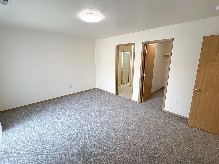 2 bed, 2.5 bath, 1350 sqft, $1,325 — Photo 14