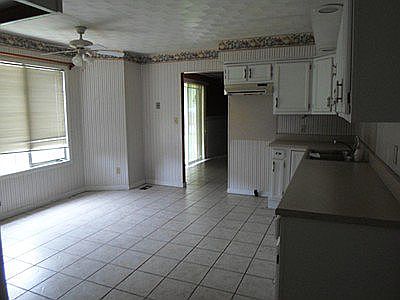 4th image of 173 Leslie Ln