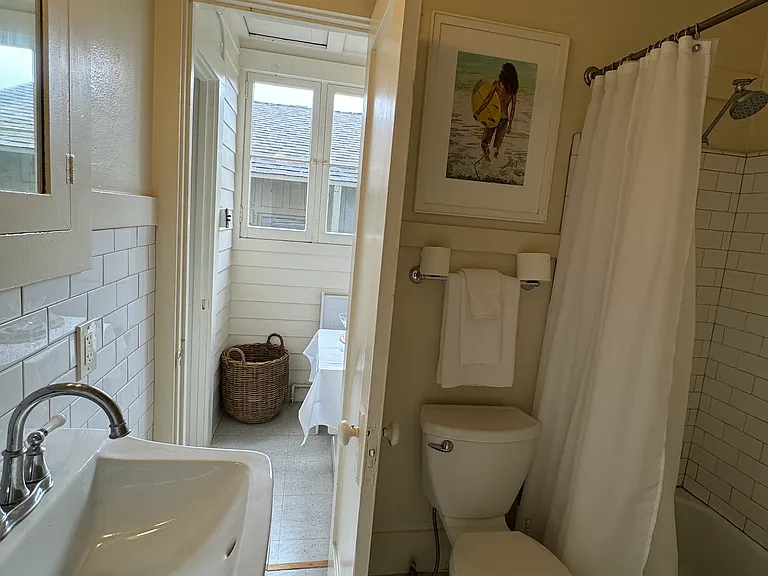 725 1/2 De La Vina St — Photo 13