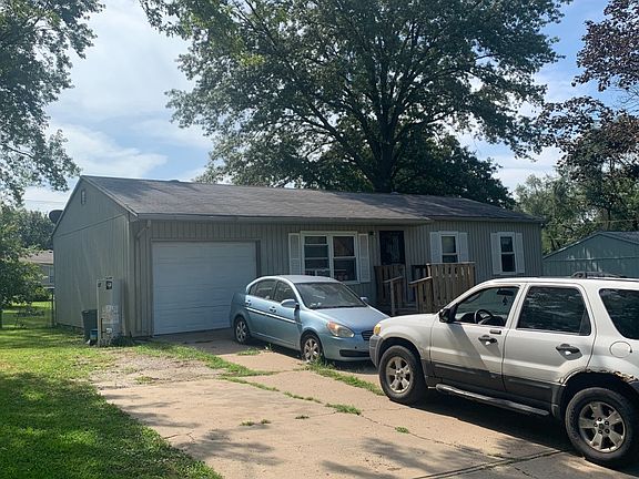 3rd image of 8321 Barnett Ave