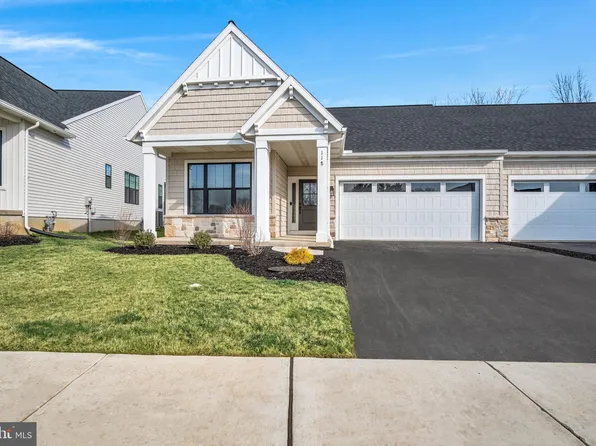 118 Village Dr, Millersville, PA 17551