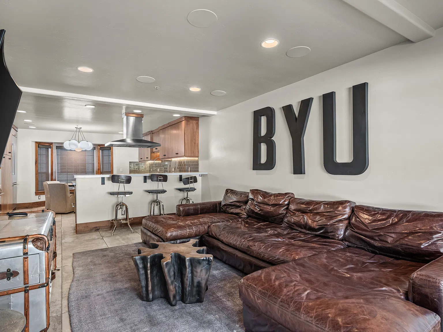 3 bed, 2.5 bath, $750 — Photo 2