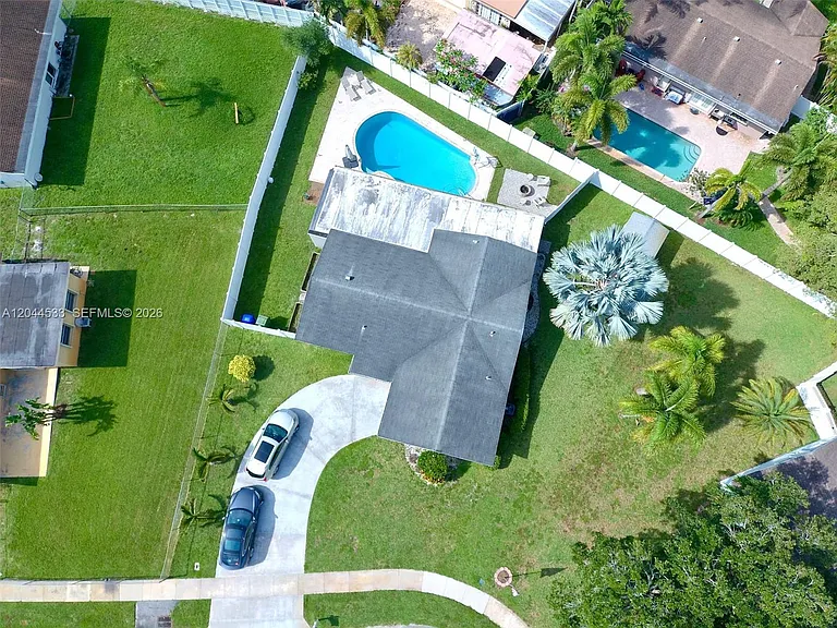 9820 NW 7th St — Photo 21