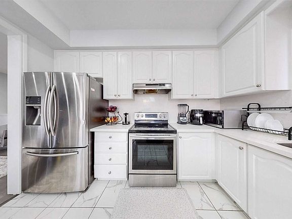 3rd image of 62 Heritage St